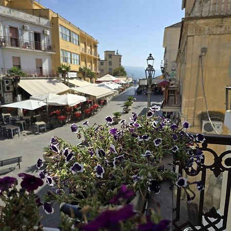 La Meridiana - Centro Storico Di Pizzo Panzió Kültér fotó